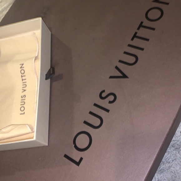 2 Louis Vuitton boxes - Picture 3 of 3